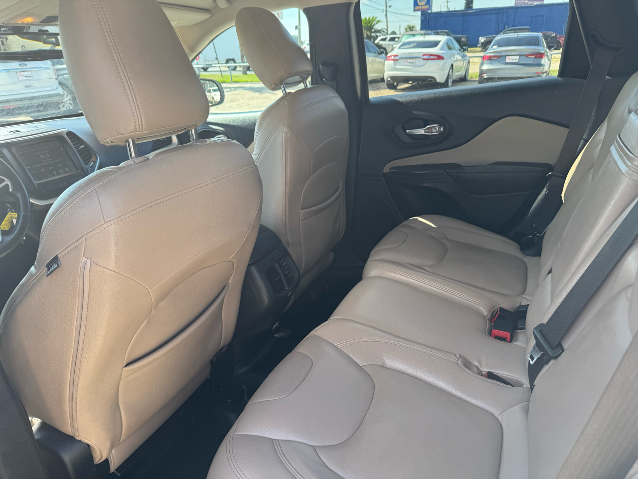 Jeep Cherokee Latitude FWD 2015