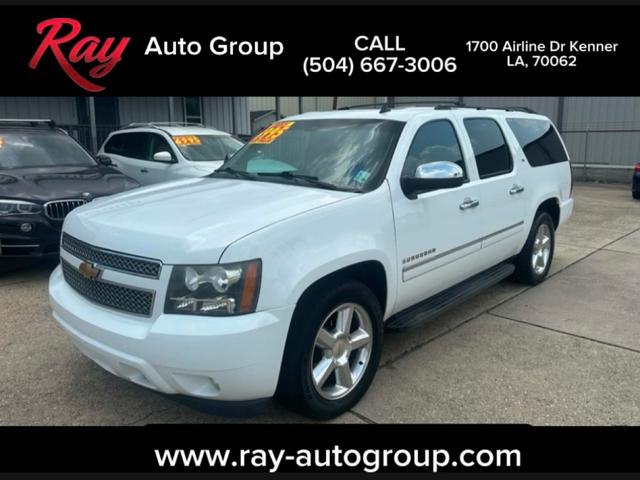 White 2014 Chevrolet Suburban SUV / Crossover 4X2