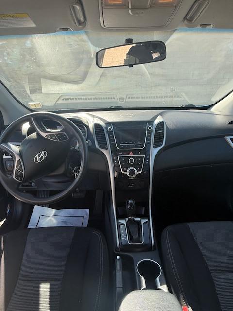 Hyundai Elantra GT A/T 2017