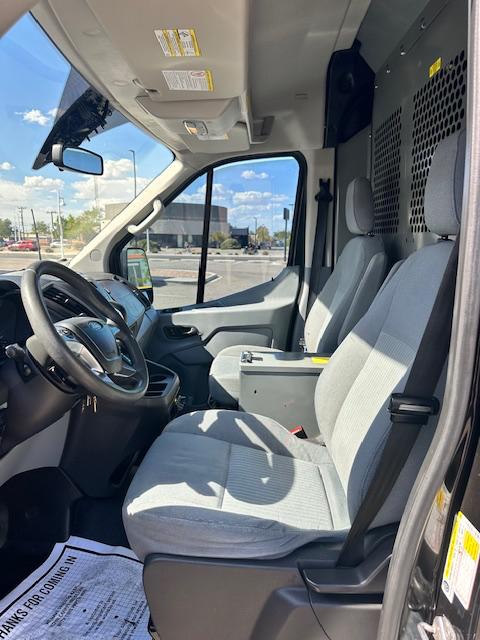 Ford Transit 250 Van Med. Roof w/Sliding Pass. 148-in. WB 2015