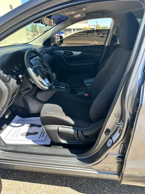 Nissan Rogue Sport S 2020