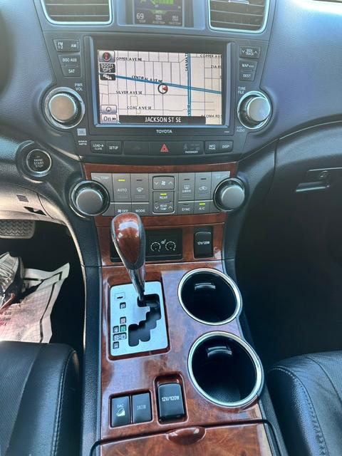 Toyota Highlander Limited 4WD 2012