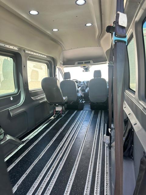 Ford Transit 350 Van High Roof w/Sliding Pass. 148-in. WB EL 2017