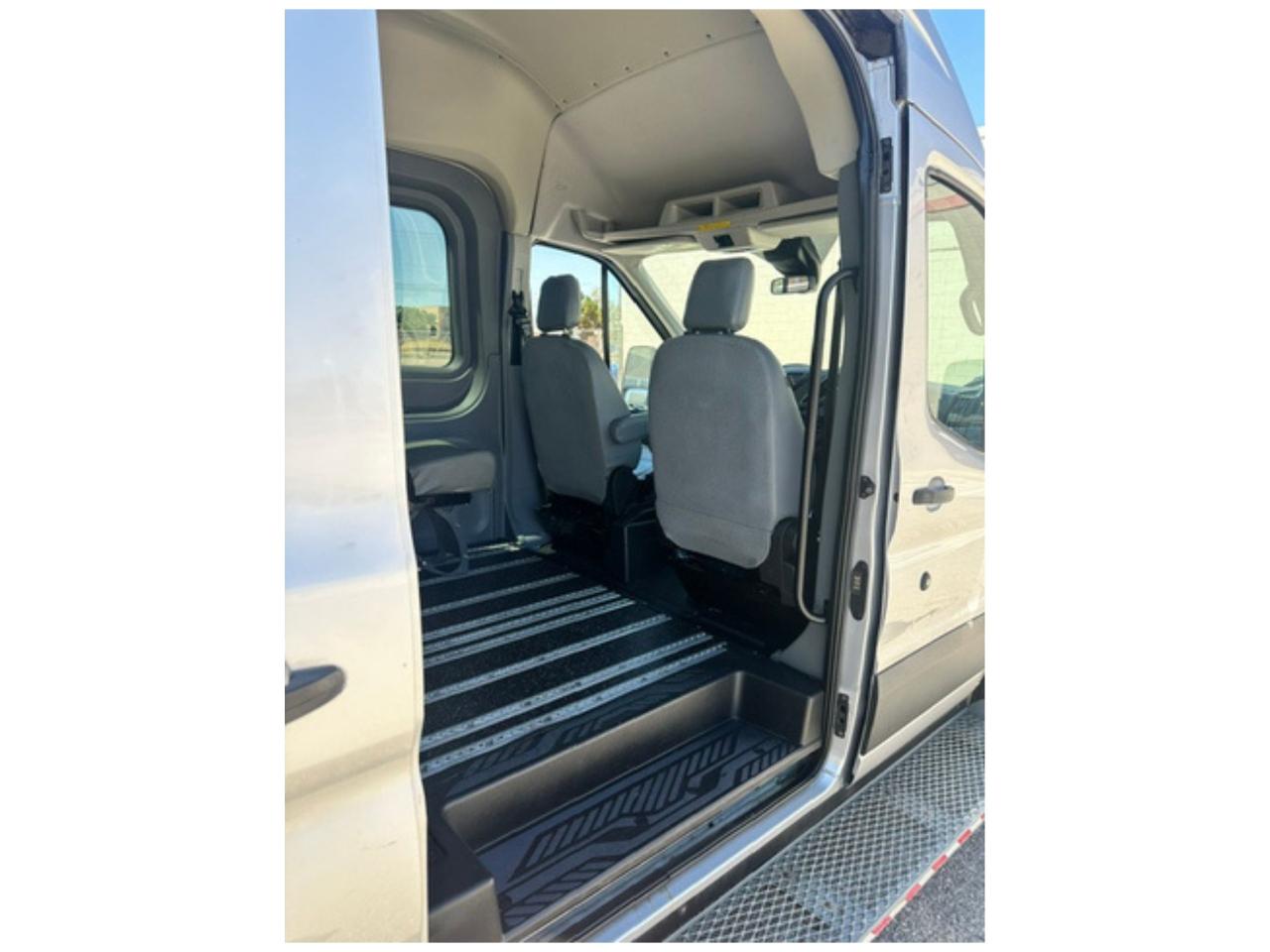 Ford Transit 350 Van High Roof w/Sliding Pass. 148-in. WB EL 2017