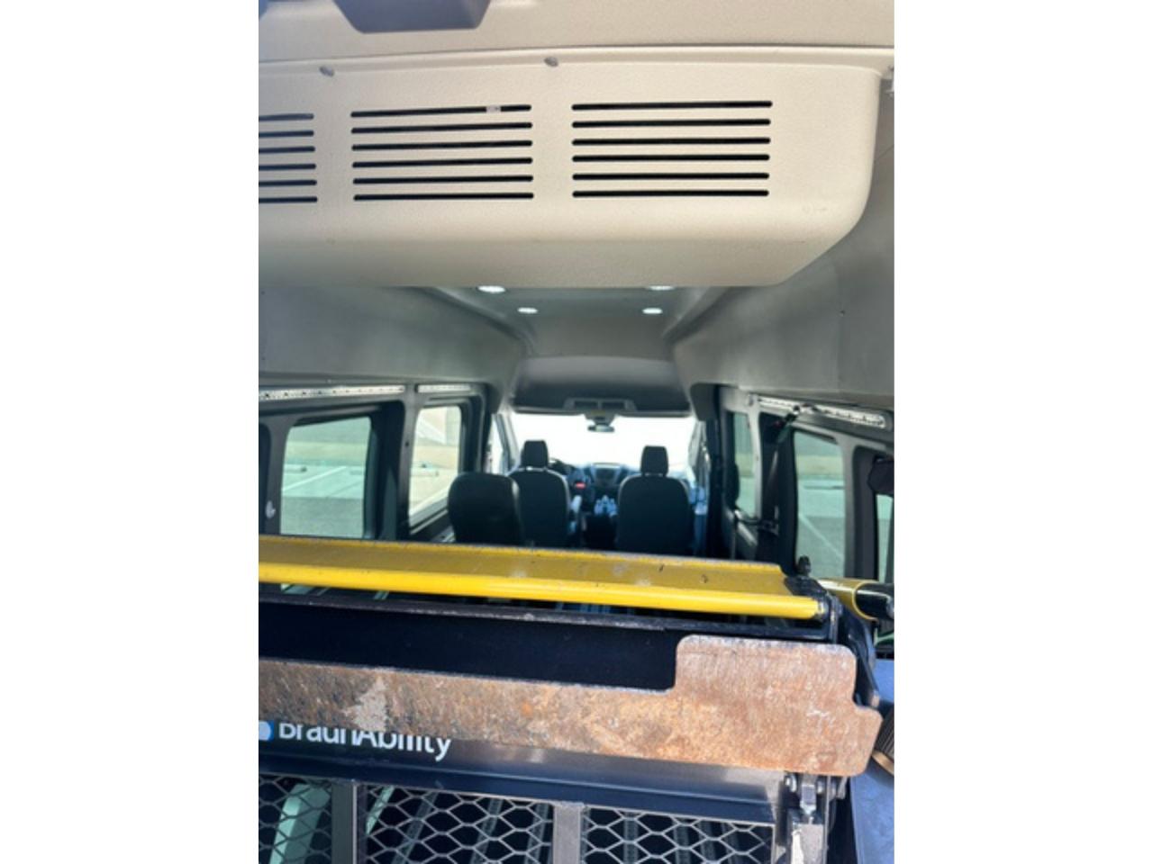 Ford Transit 350 Van High Roof w/Sliding Pass. 148-in. WB EL 2017