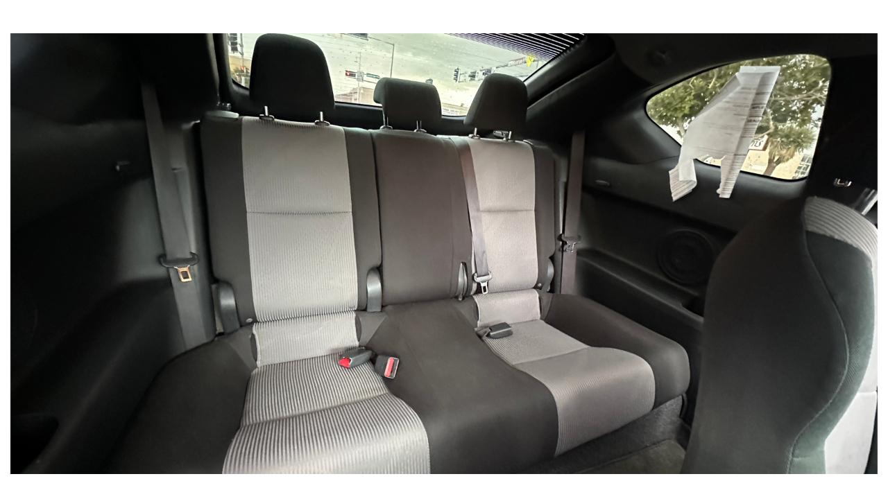 Scion tC Sports Coupe 6-Spd AT 2015