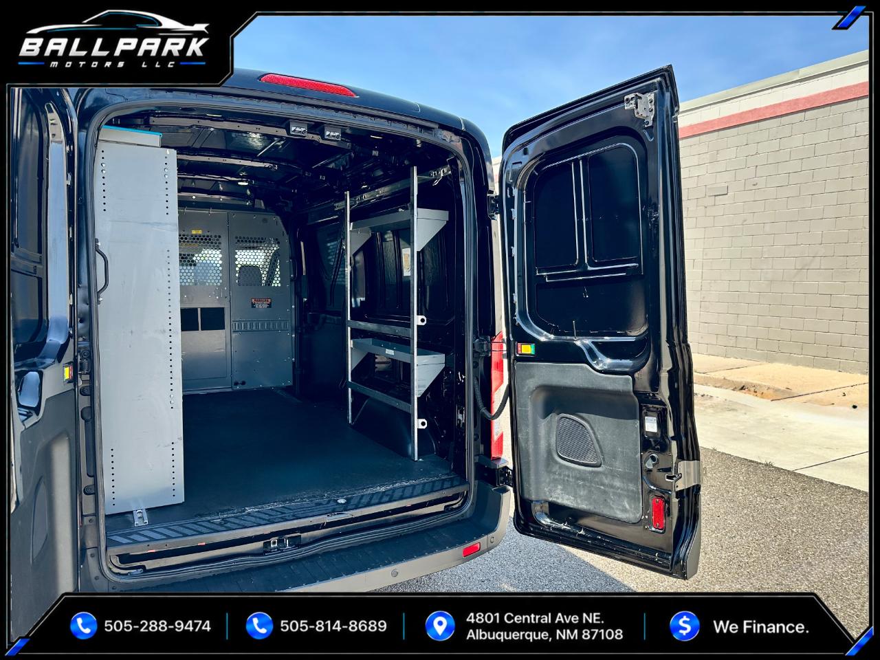 Ford Transit 250 Van Med. Roof w/Sliding Pass. 148-in. WB 2017