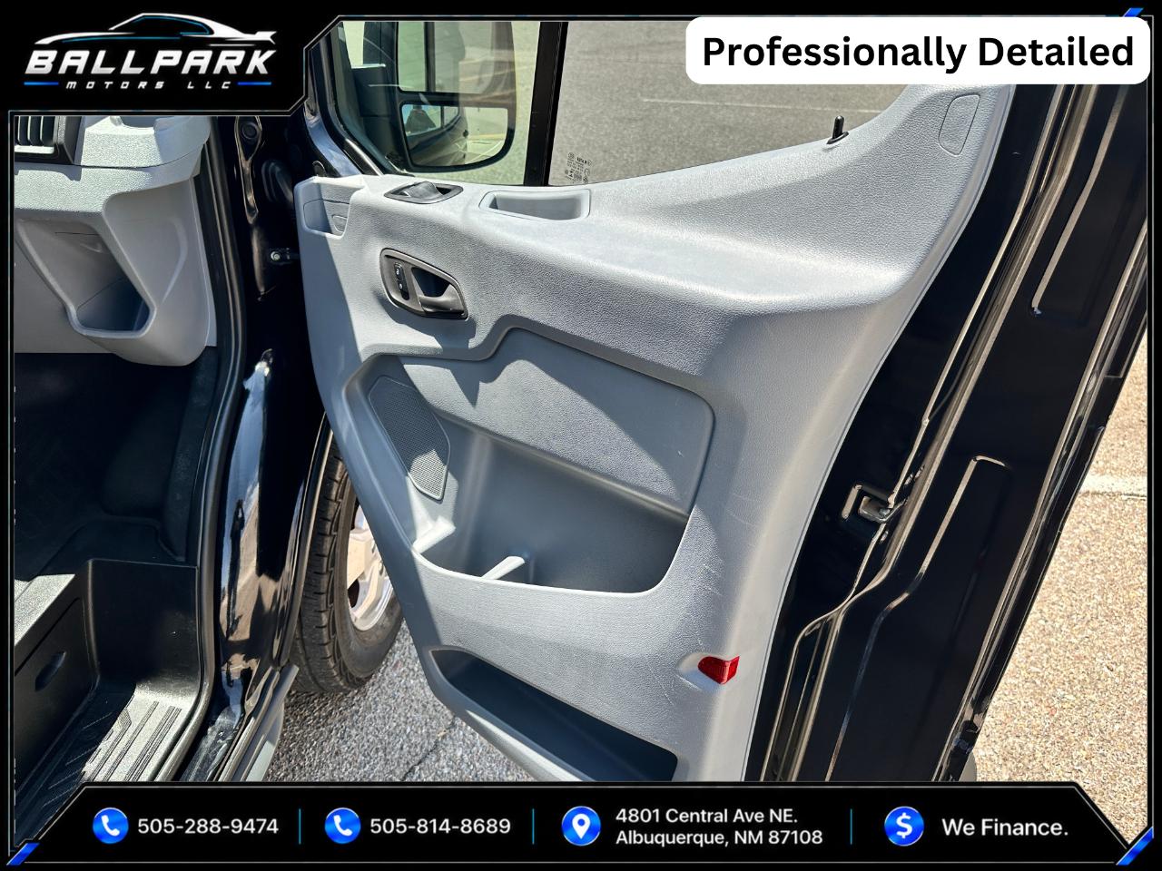 Ford Transit 250 Van Med. Roof w/Sliding Pass. 148-in. WB 2017
