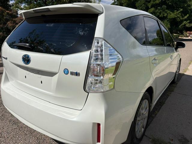 Toyota Prius V Two 2012