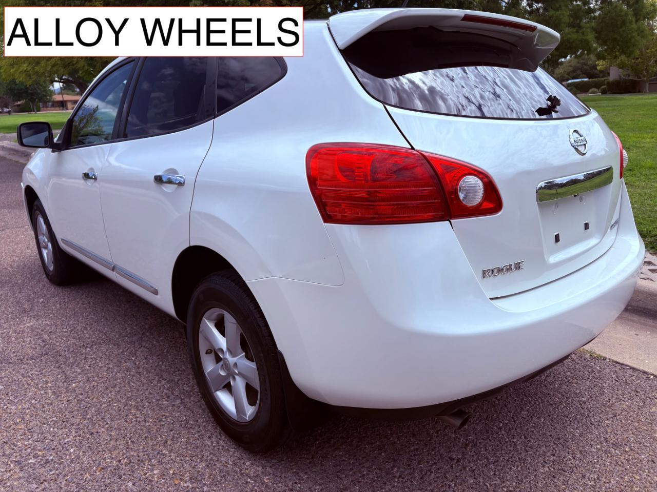 Nissan Rogue S FWD Krom Edition 2012