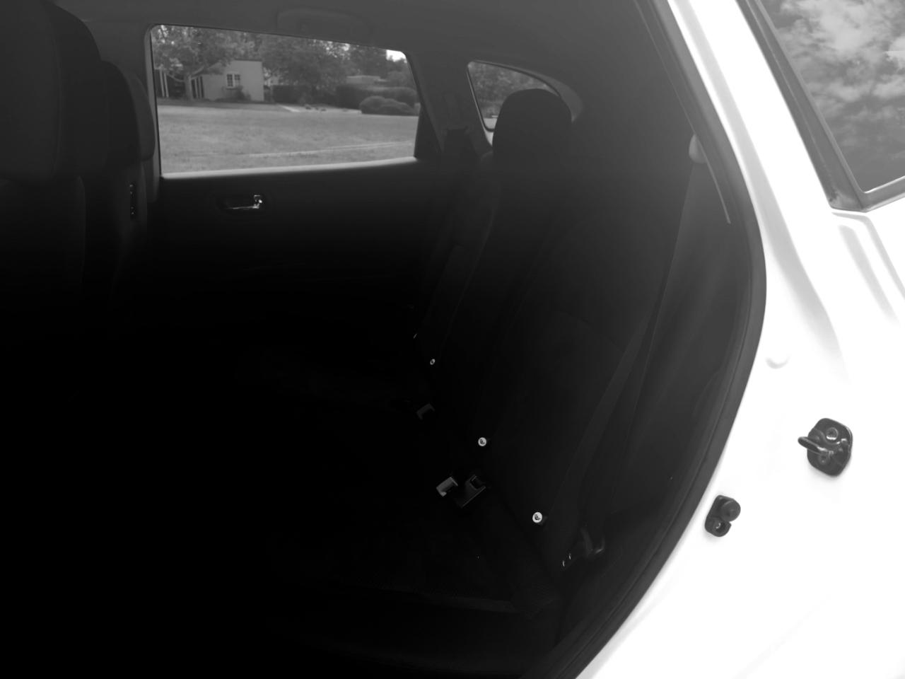 Nissan Rogue S FWD Krom Edition 2012