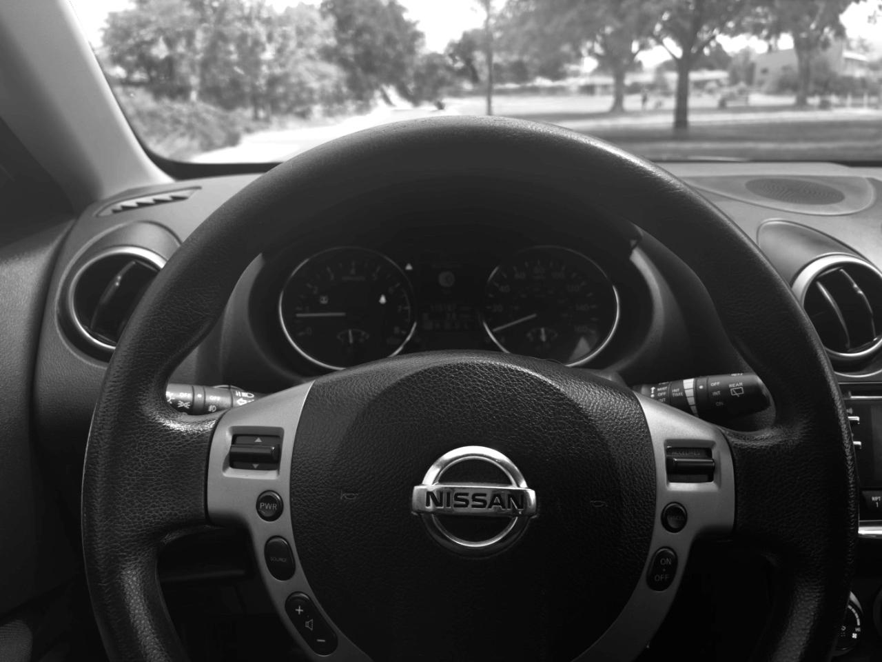 Nissan Rogue S FWD Krom Edition 2012