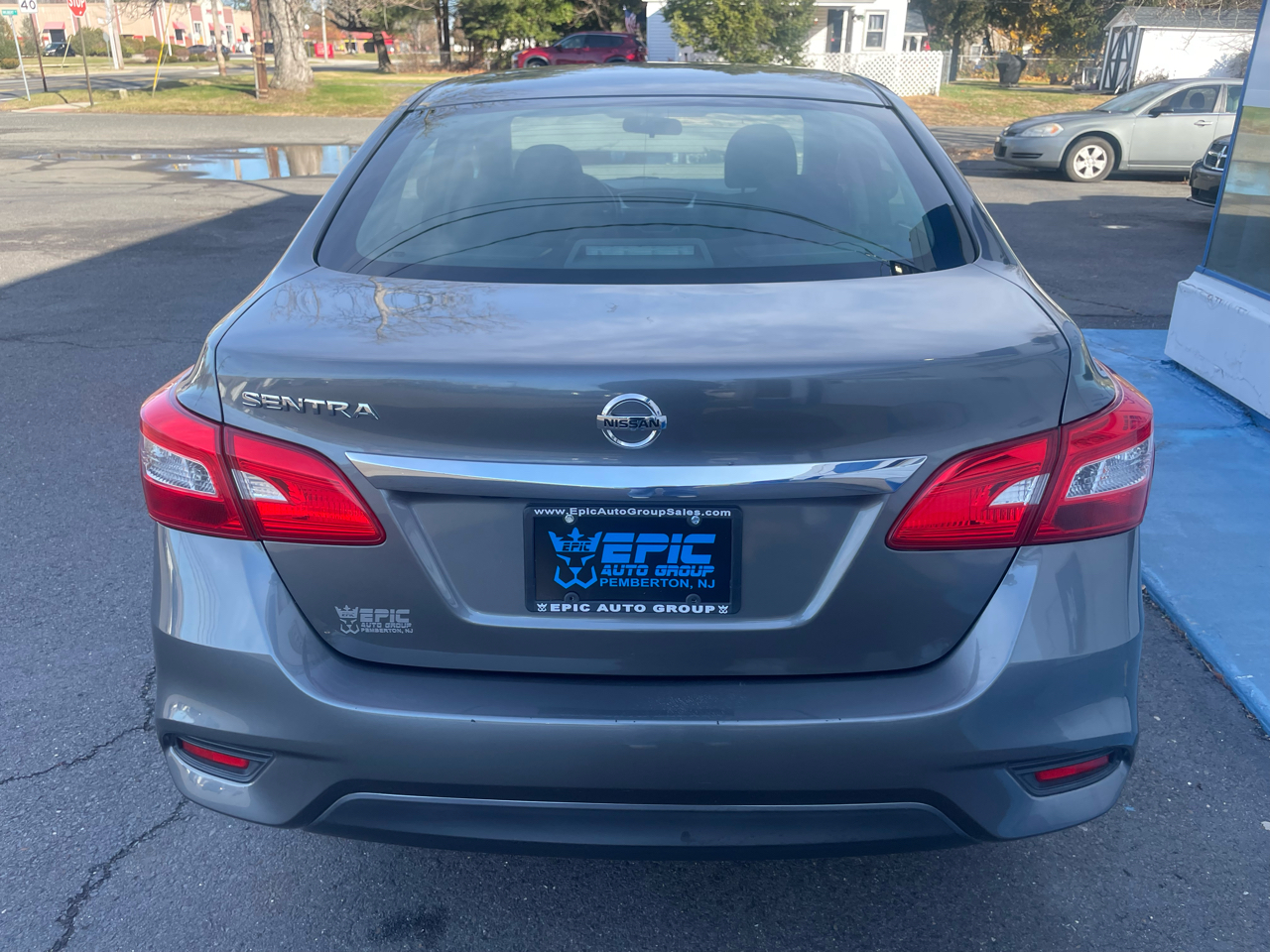 2018 Nissan Sentra S photo 4