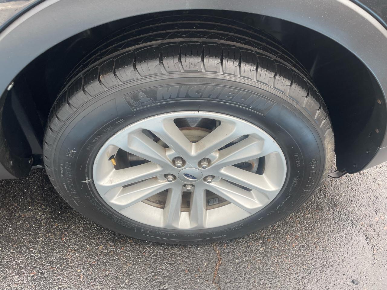 Ford Explorer 4WD 4dr V6 XLT 2015