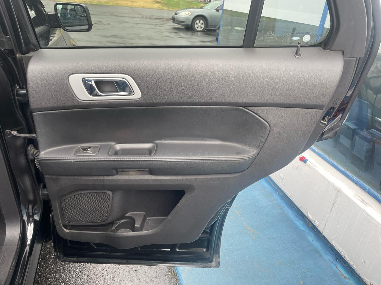 Ford Explorer 4WD 4dr V6 XLT 2015