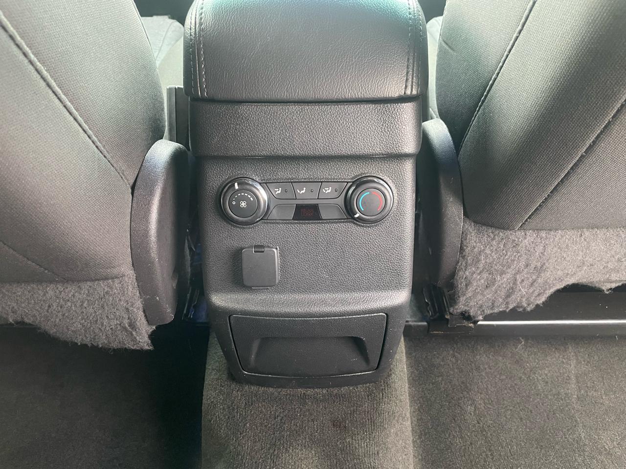 Ford Explorer 4WD 4dr V6 XLT 2015