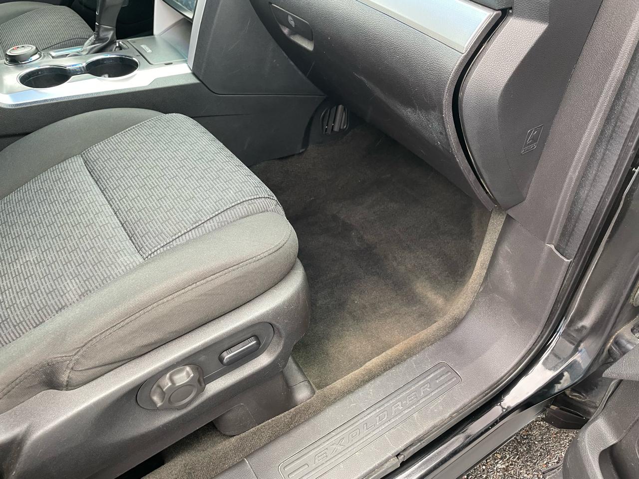 Ford Explorer 4WD 4dr V6 XLT 2015