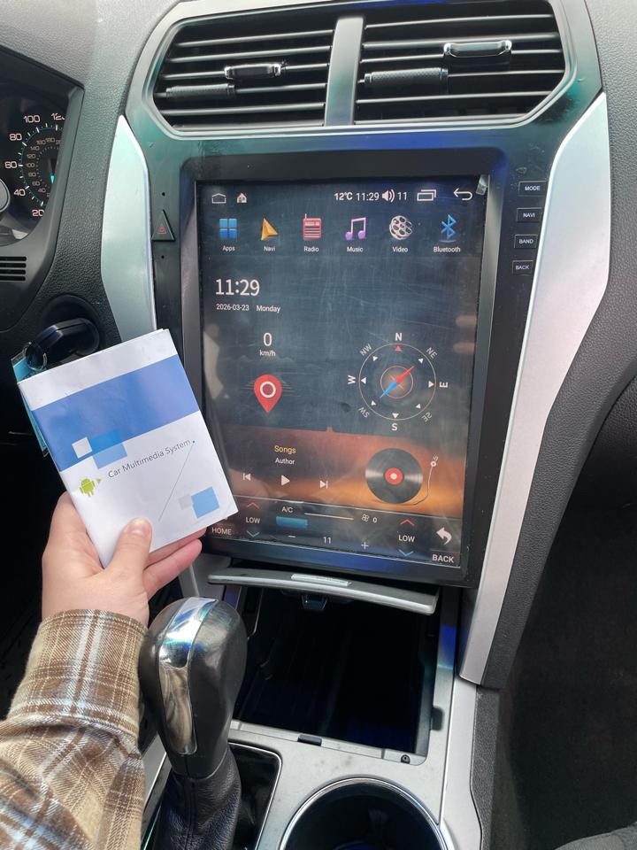 Ford Explorer 4WD 4dr V6 XLT 2015