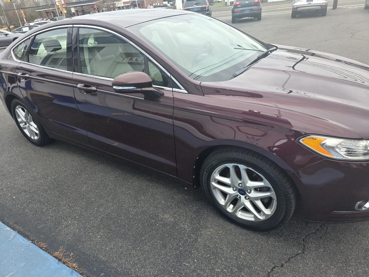 Ford Fusion SE 2013