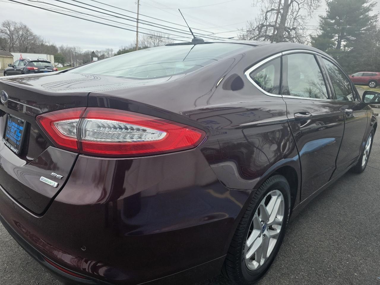 Ford Fusion SE 2013