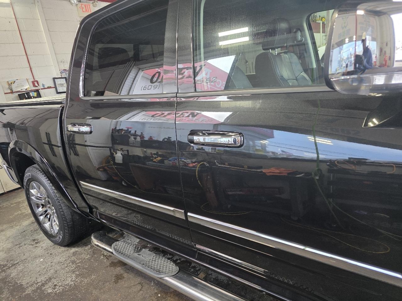 RAM 1500 4WD Crew Cab 149" Laramie Limited 2015