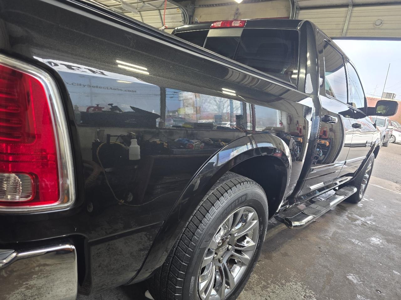 RAM 1500 4WD Crew Cab 149" Laramie Limited 2015