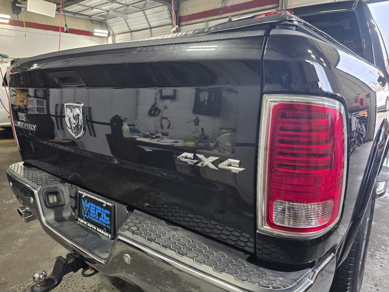 RAM 1500 4WD Crew Cab 149" Laramie Limited 2015