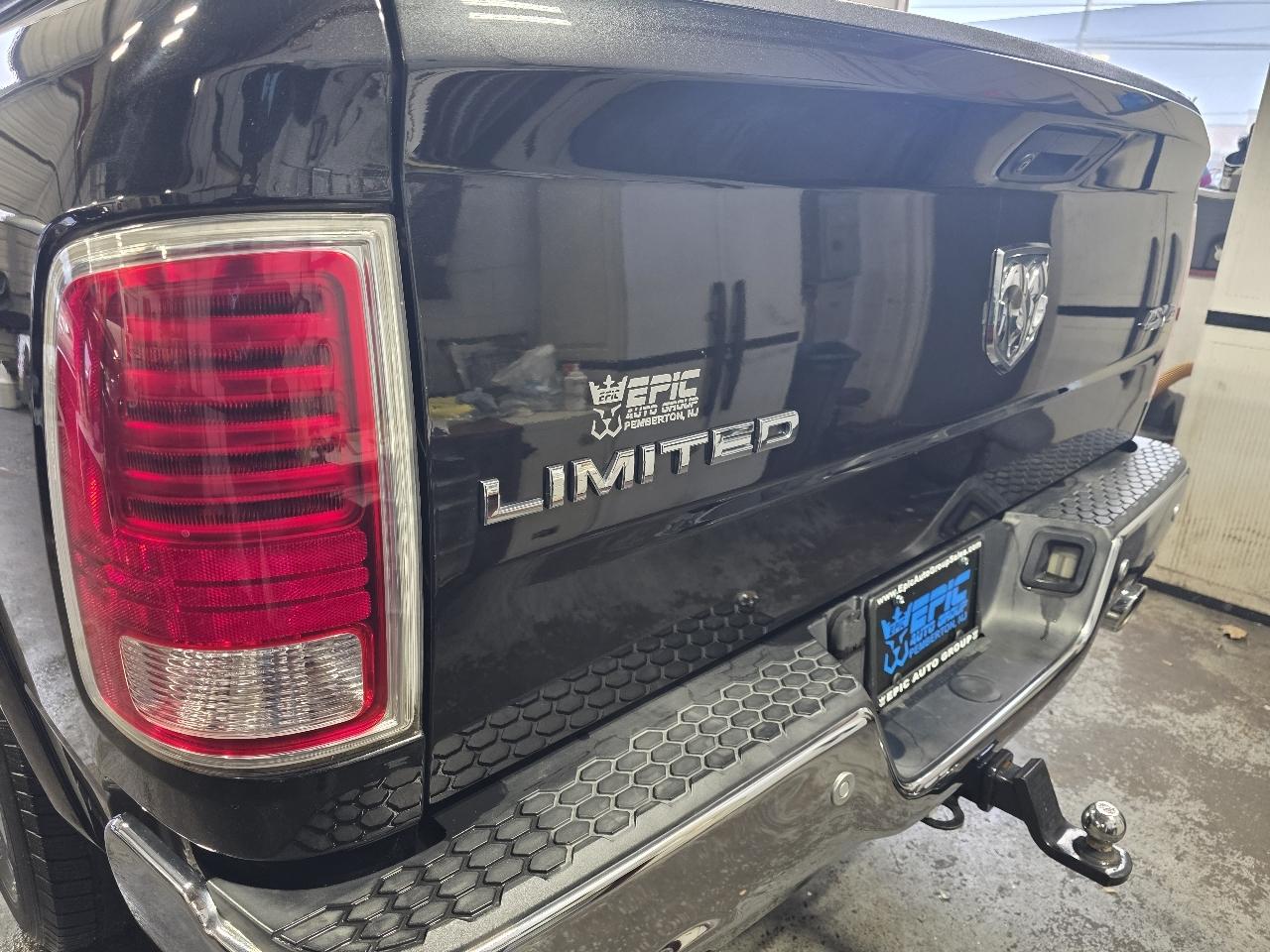 RAM 1500 4WD Crew Cab 149" Laramie Limited 2015