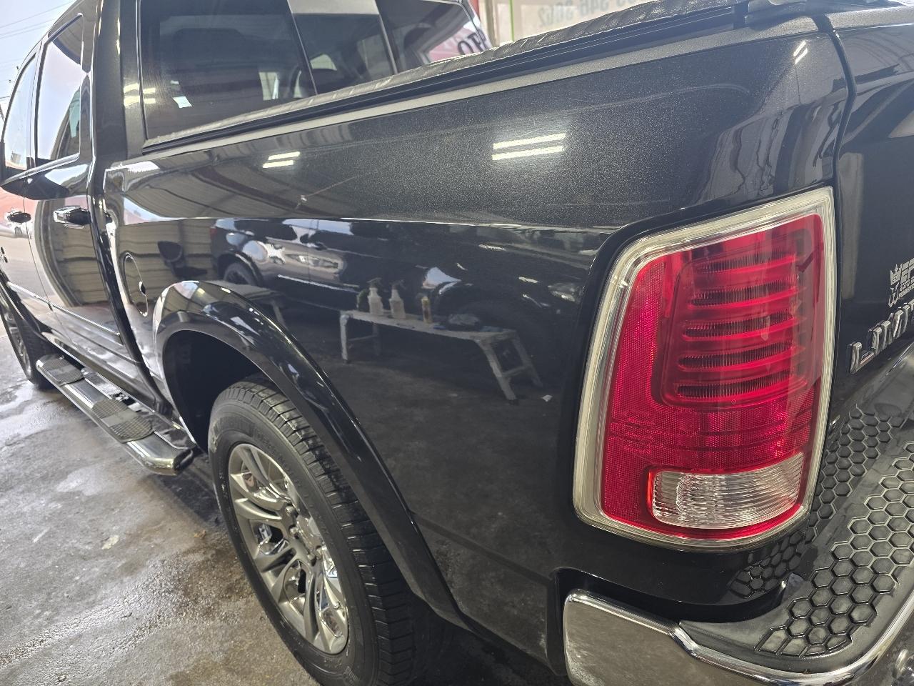 RAM 1500 4WD Crew Cab 149" Laramie Limited 2015