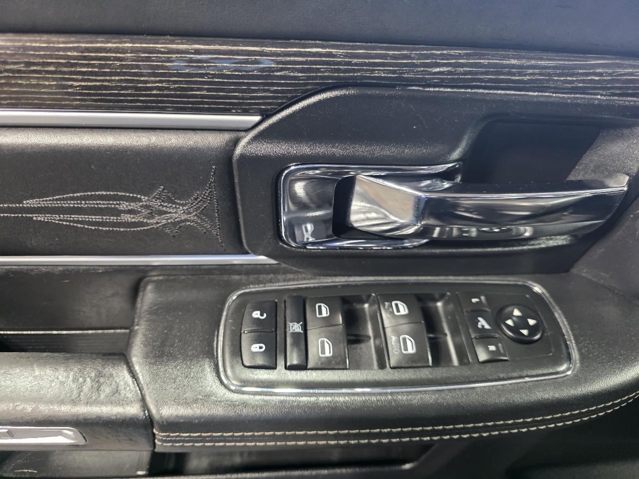 RAM 1500 4WD Crew Cab 149" Laramie Limited 2015