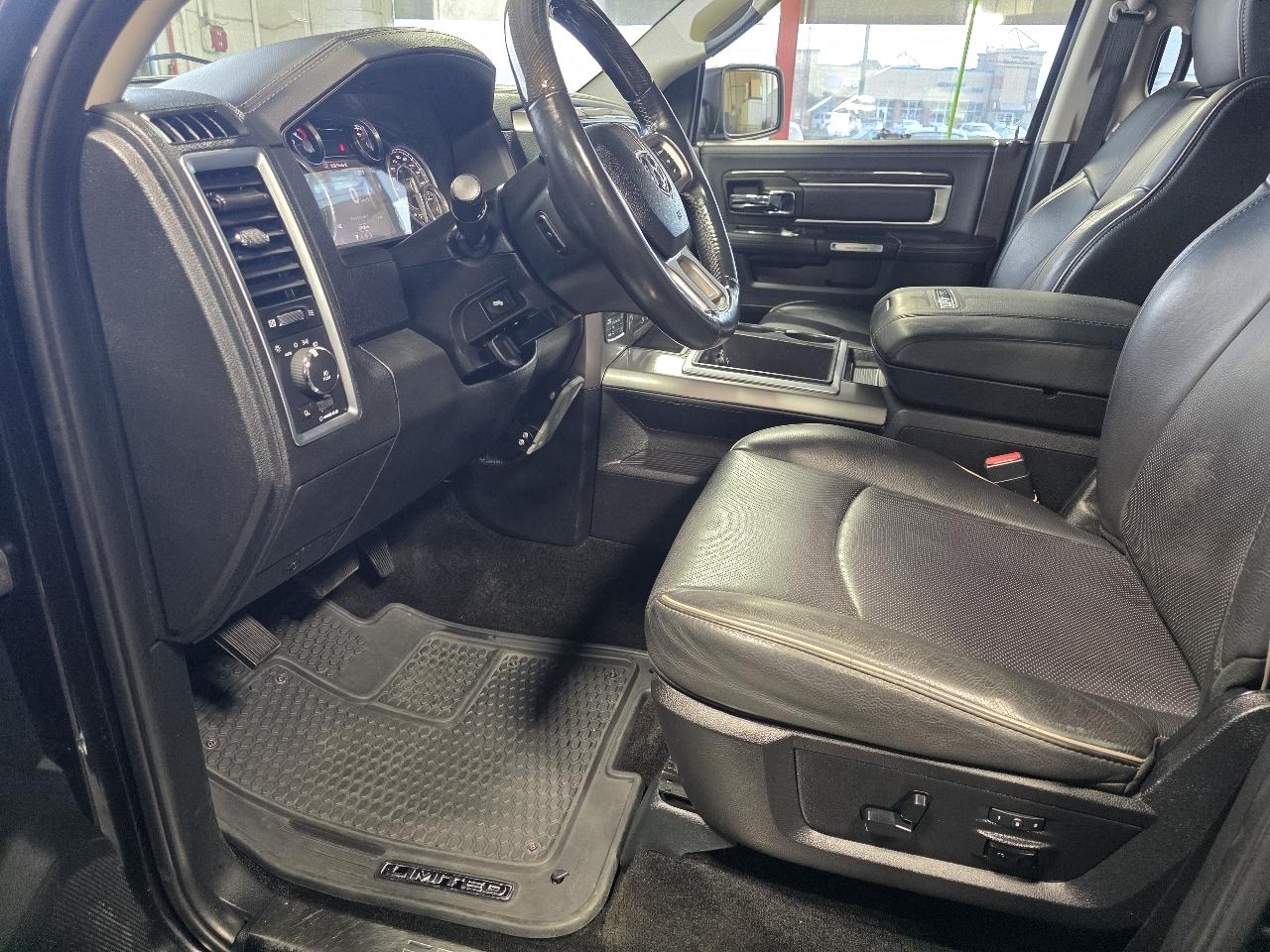 RAM 1500 4WD Crew Cab 149" Laramie Limited 2015