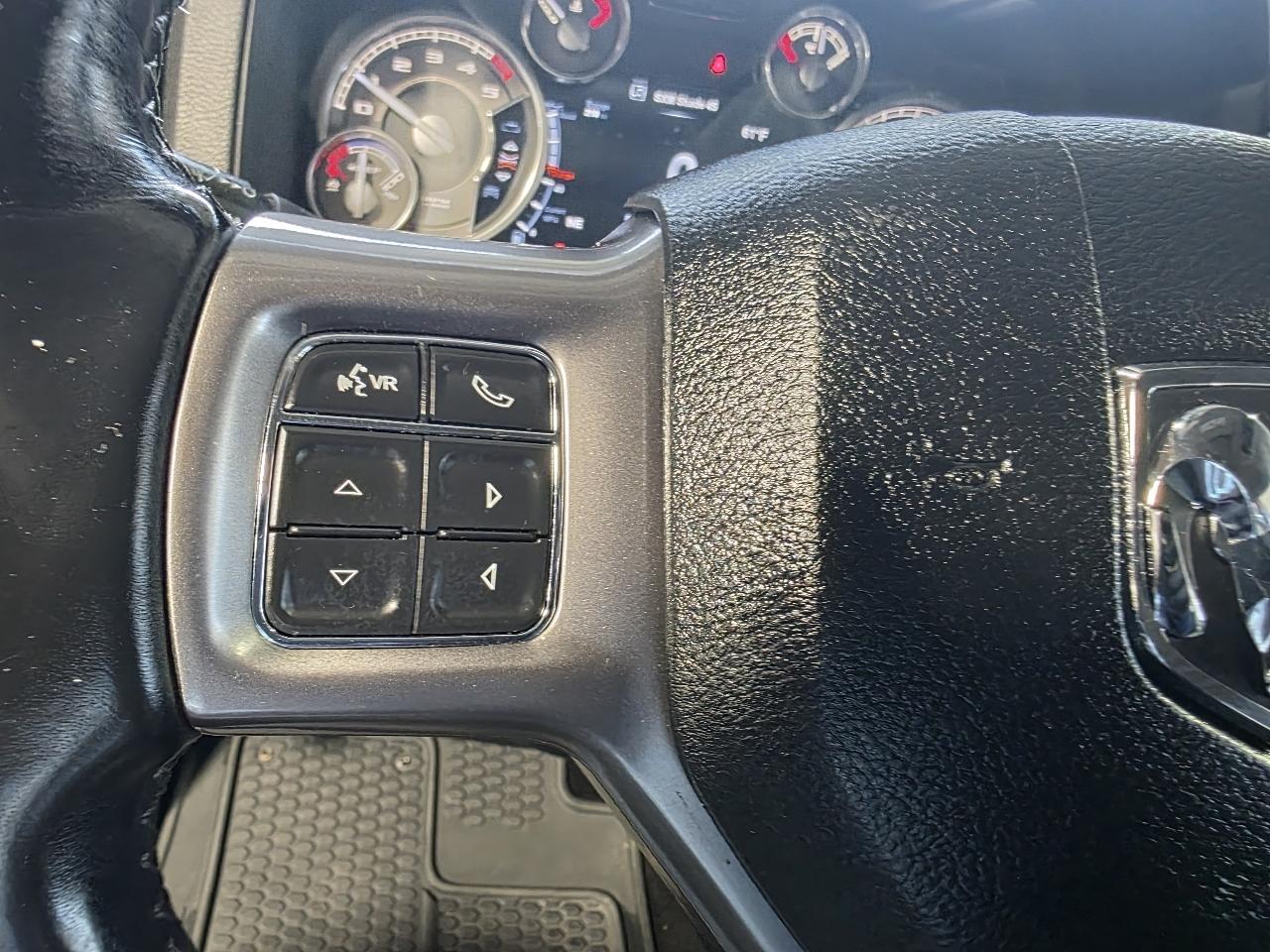 RAM 1500 4WD Crew Cab 149" Laramie Limited 2015