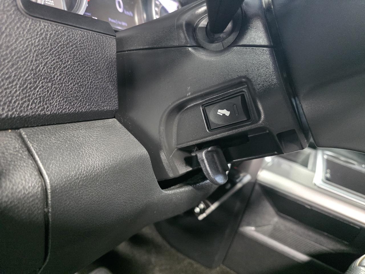 RAM 1500 4WD Crew Cab 149" Laramie Limited 2015