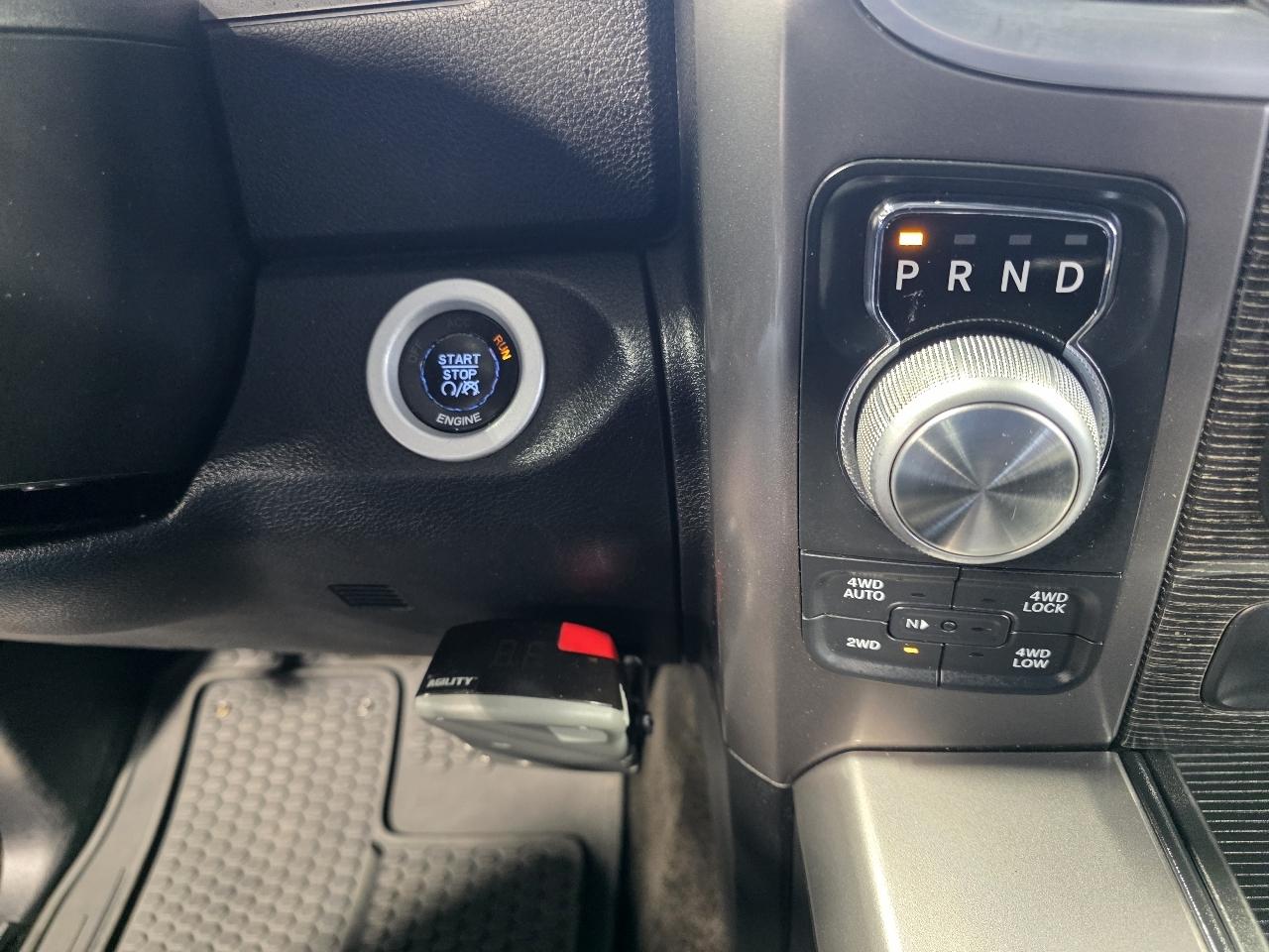 RAM 1500 4WD Crew Cab 149" Laramie Limited 2015