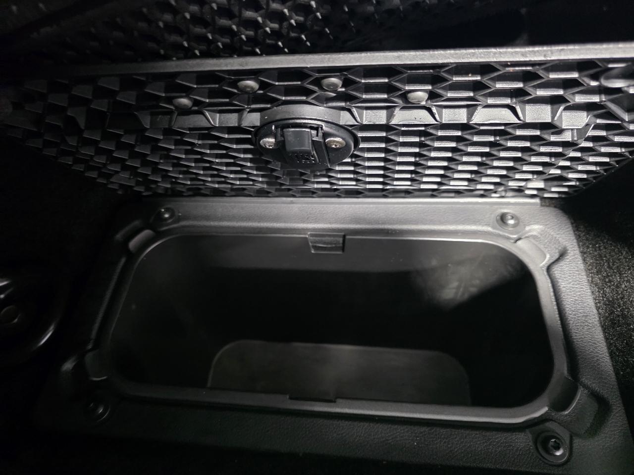 RAM 1500 4WD Crew Cab 149" Laramie Limited 2015