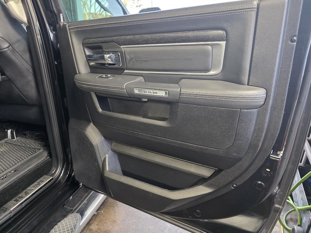 RAM 1500 4WD Crew Cab 149" Laramie Limited 2015