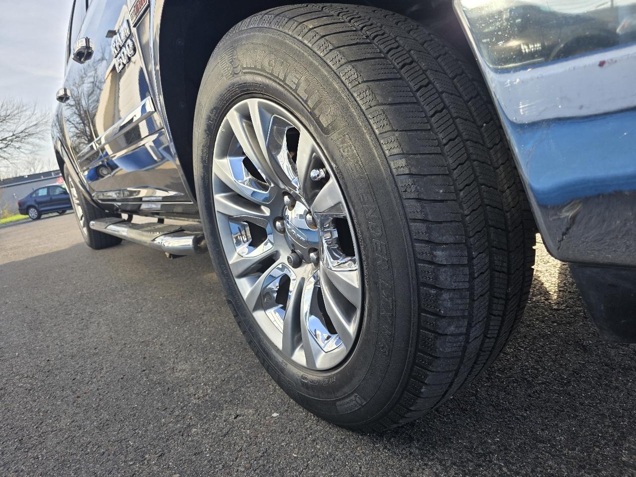 RAM 1500 4WD Crew Cab 149" Laramie Limited 2015