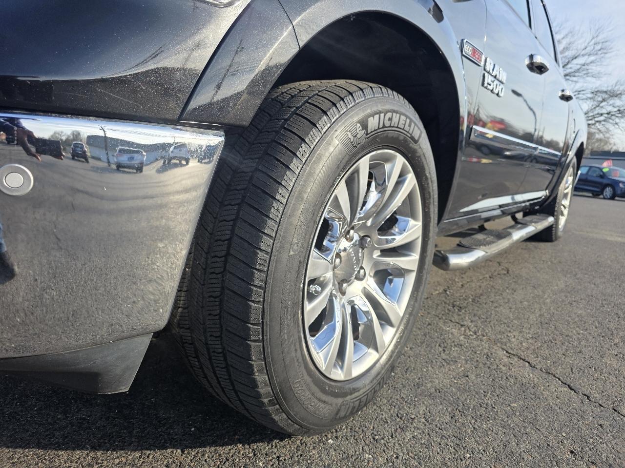 RAM 1500 4WD Crew Cab 149" Laramie Limited 2015