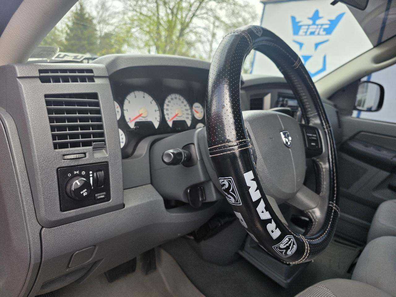 Dodge Ram 1500 4WD Quad Cab 140.5" Sport 2008