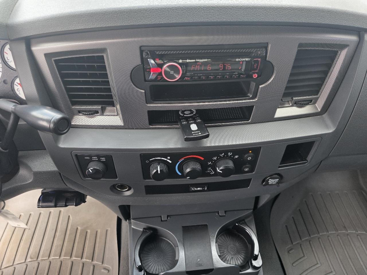 Dodge Ram 1500 4WD Quad Cab 140.5" Sport 2008