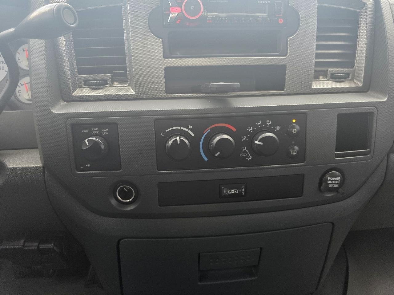 Dodge Ram 1500 4WD Quad Cab 140.5" Sport 2008