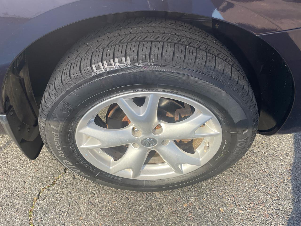 Nissan Rogue S AWD 2011