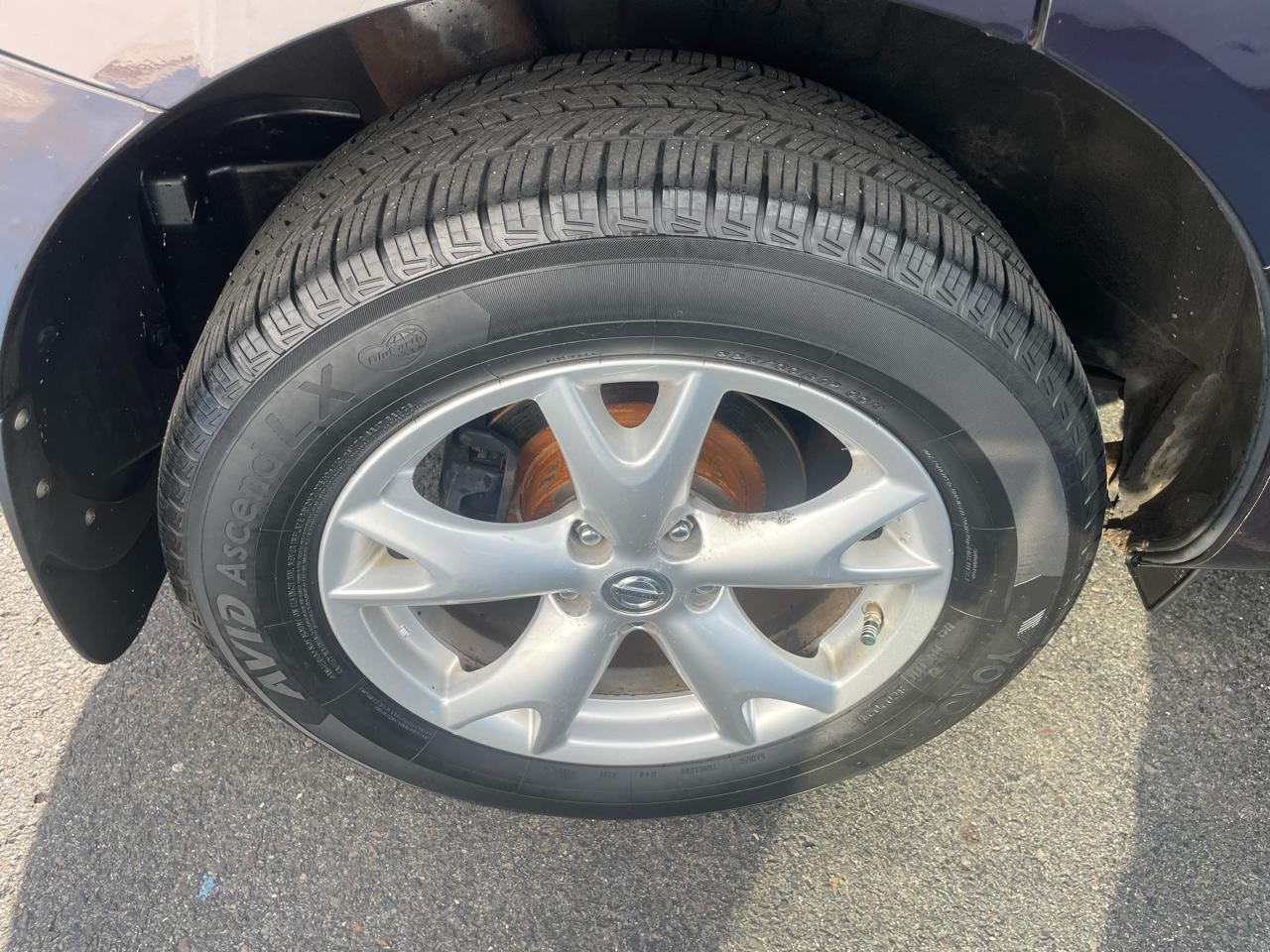 Nissan Rogue S AWD 2011