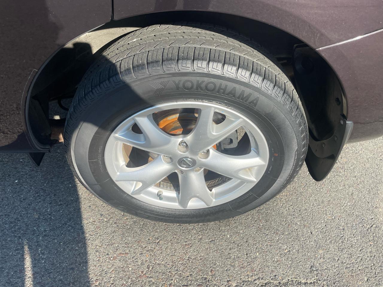 Nissan Rogue S AWD 2011