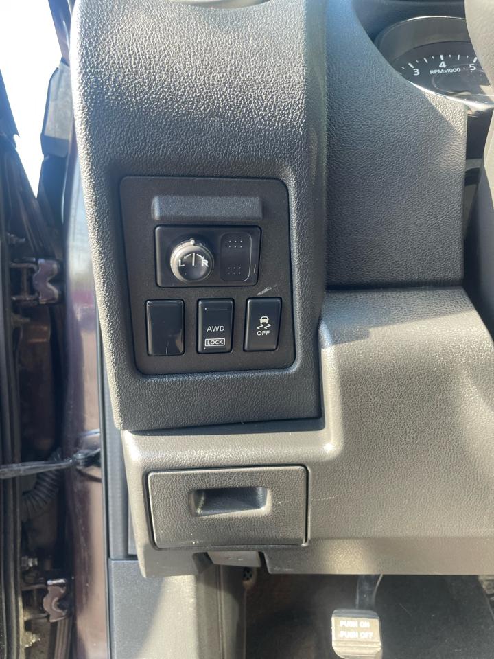 Nissan Rogue S AWD 2011