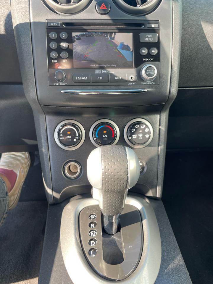 Nissan Rogue S AWD 2011