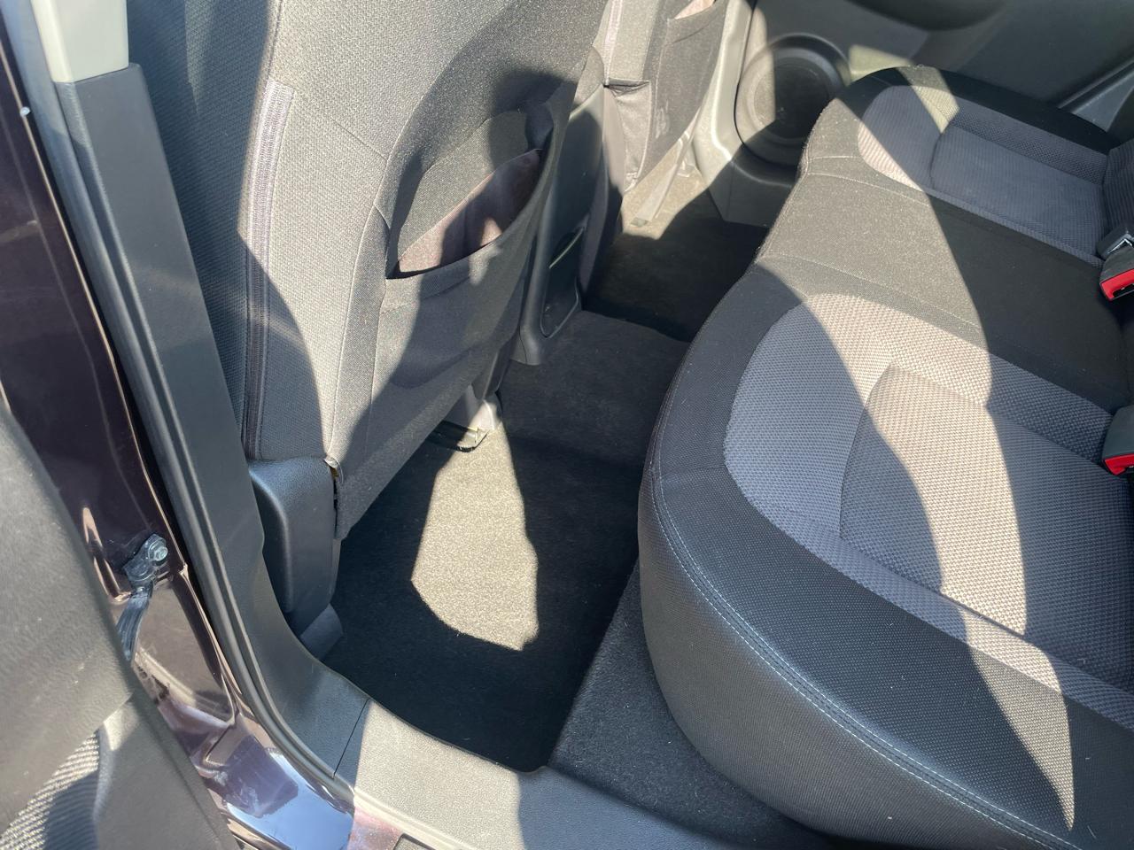 Nissan Rogue S AWD 2011