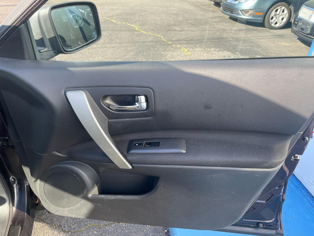 Nissan Rogue S AWD 2011