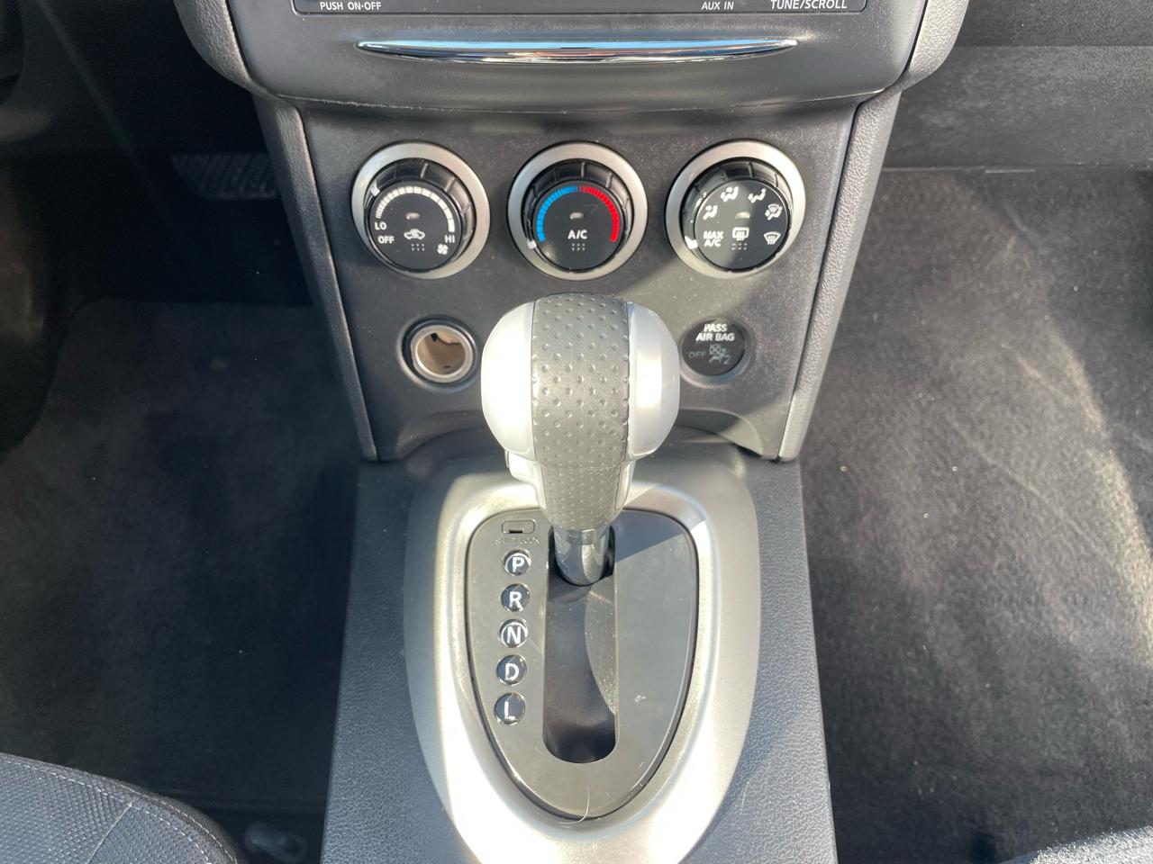 Nissan Rogue S AWD 2011