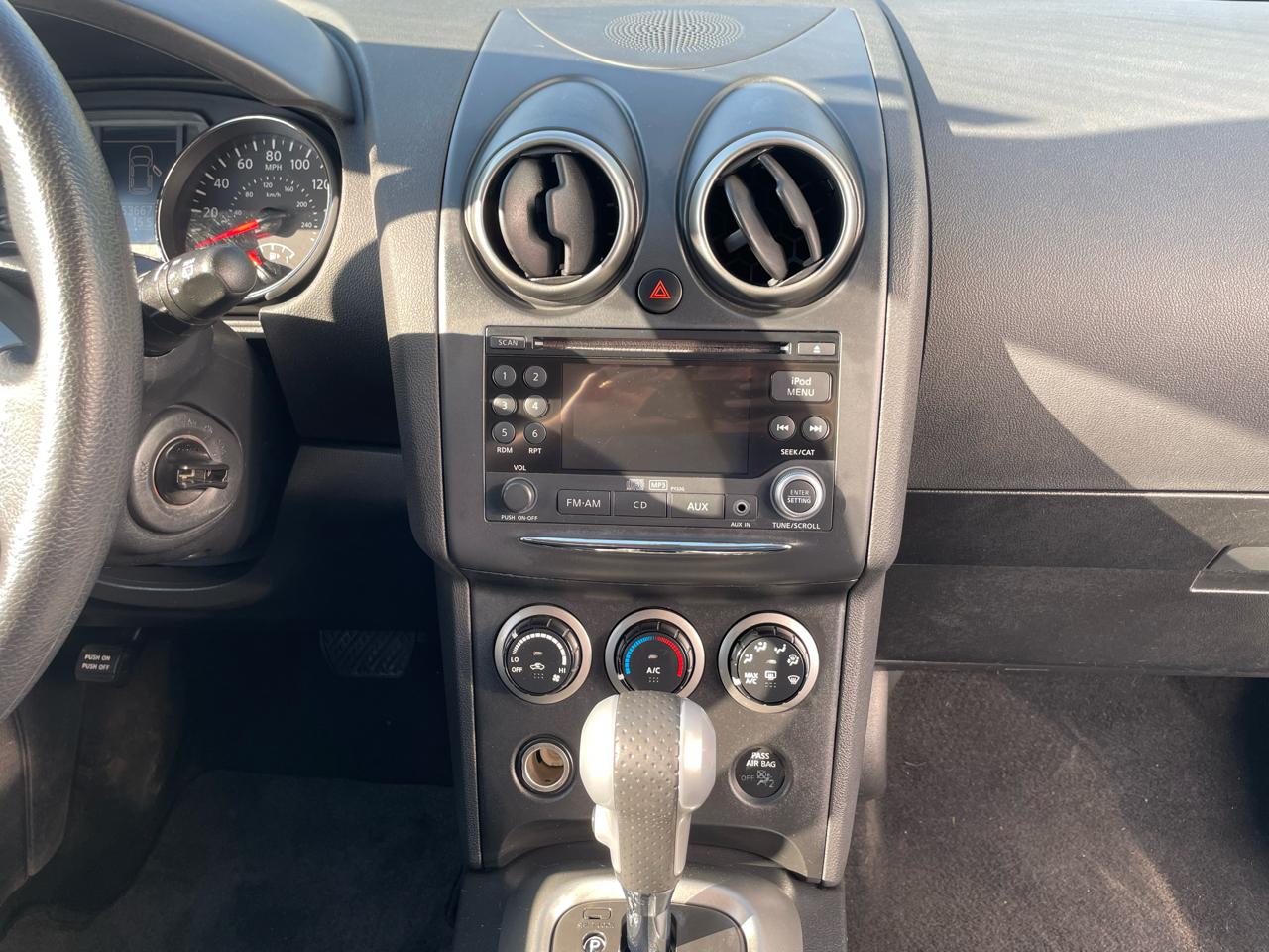 Nissan Rogue S AWD 2011